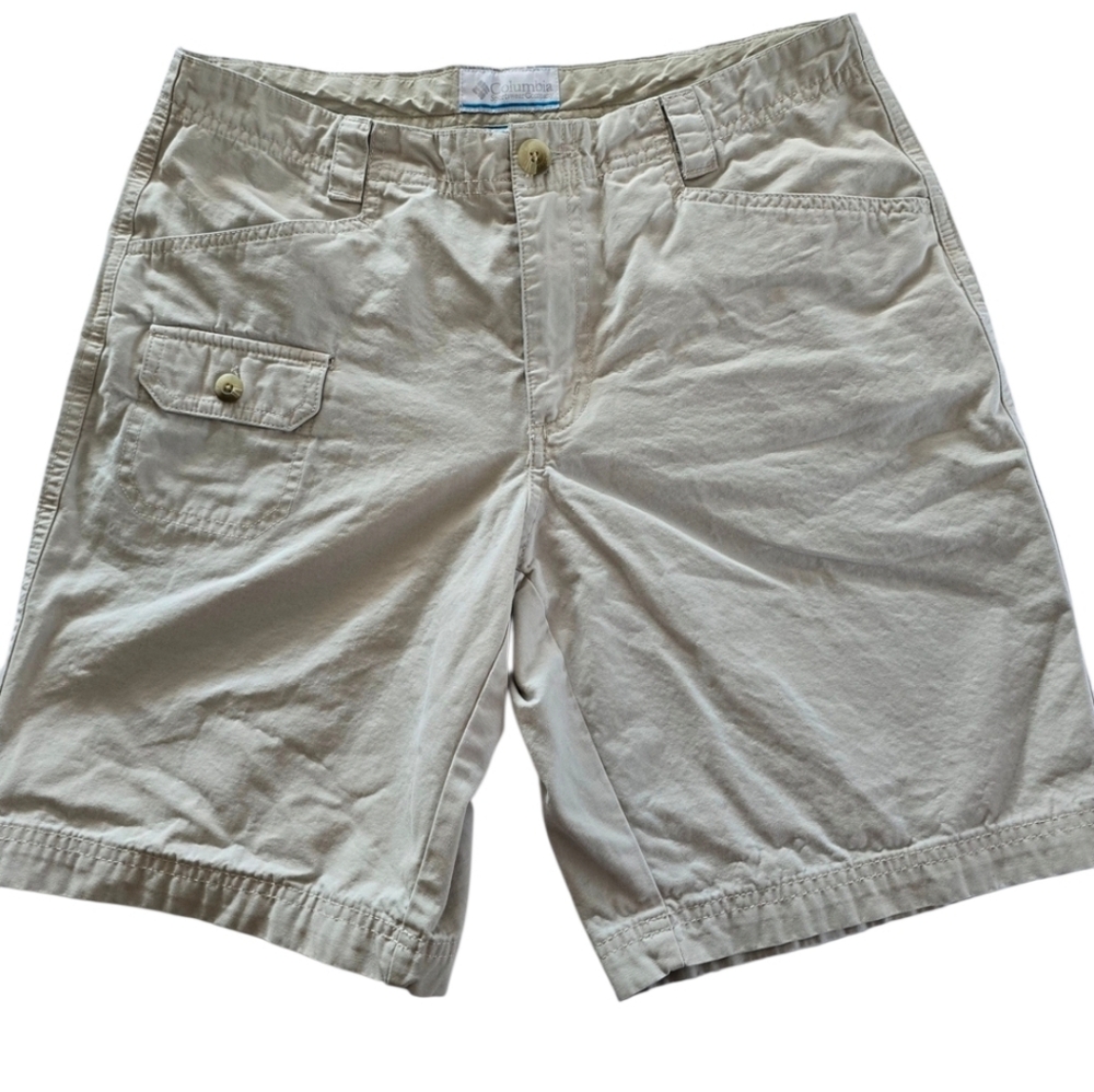 Columbia Women's Light Tan Cargo Shorts Size 8 Hiking Fishing Beach